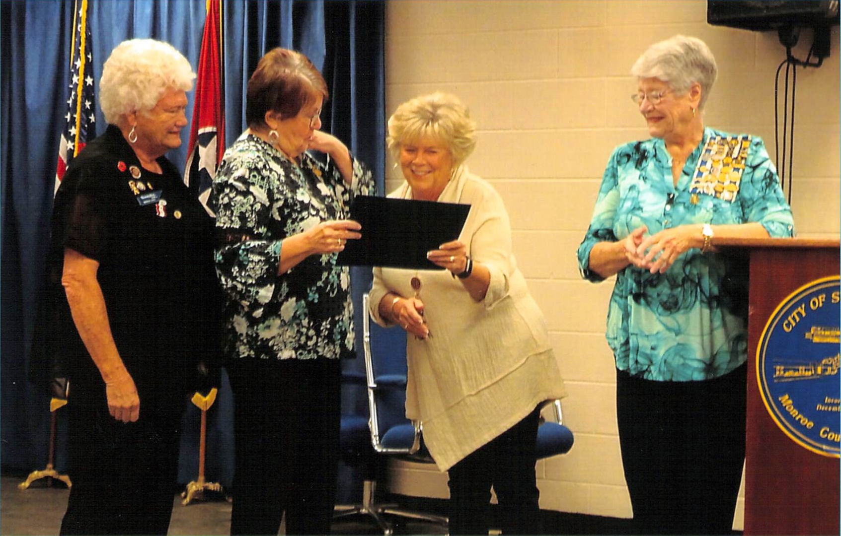 Local resident receives DAR award